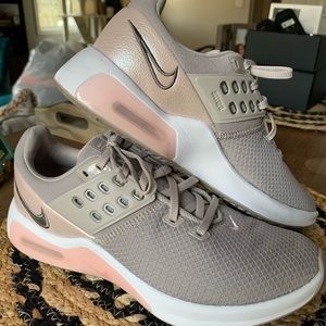 Nike Woman’s Air Max Bella Grey & Pink 8.5